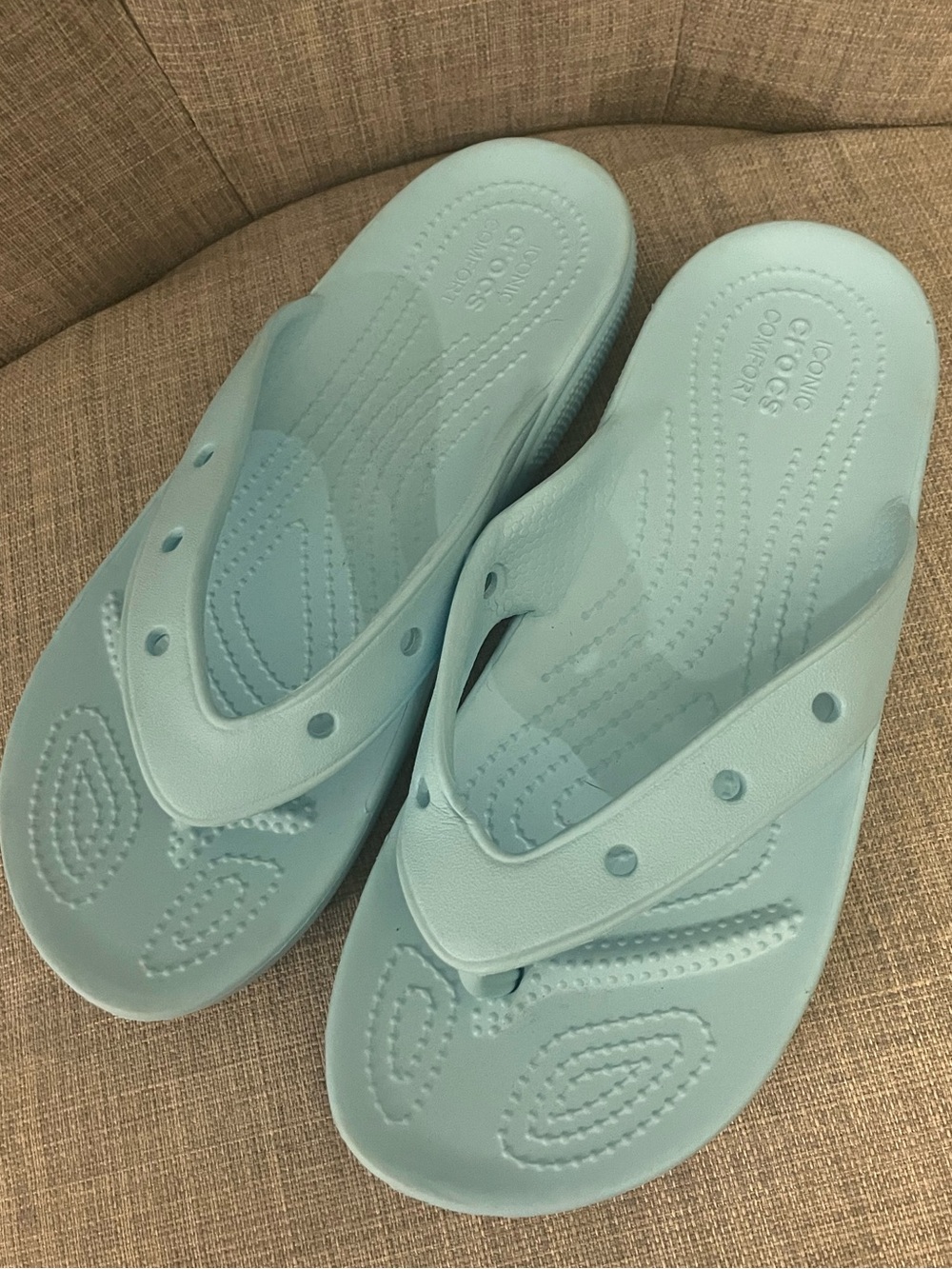 NWOT Crocs Flip Flops